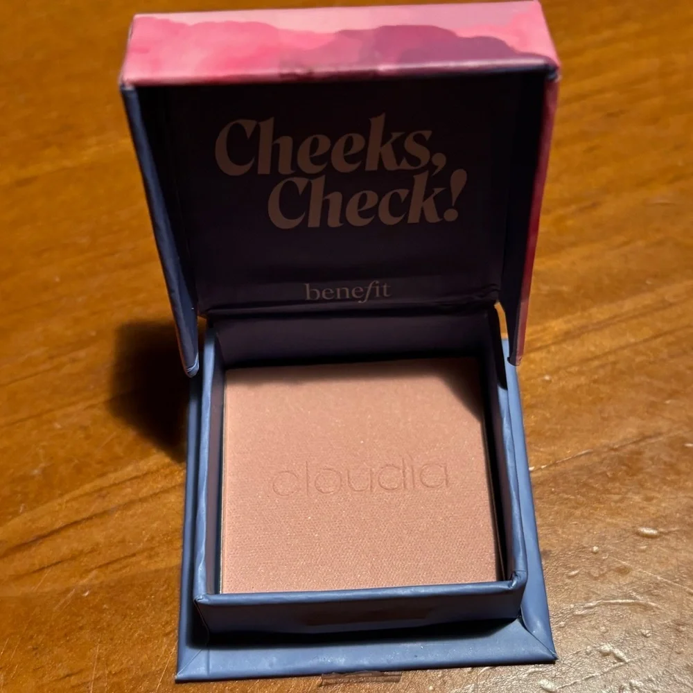 Benefit Cloudia Pale Pink Blush